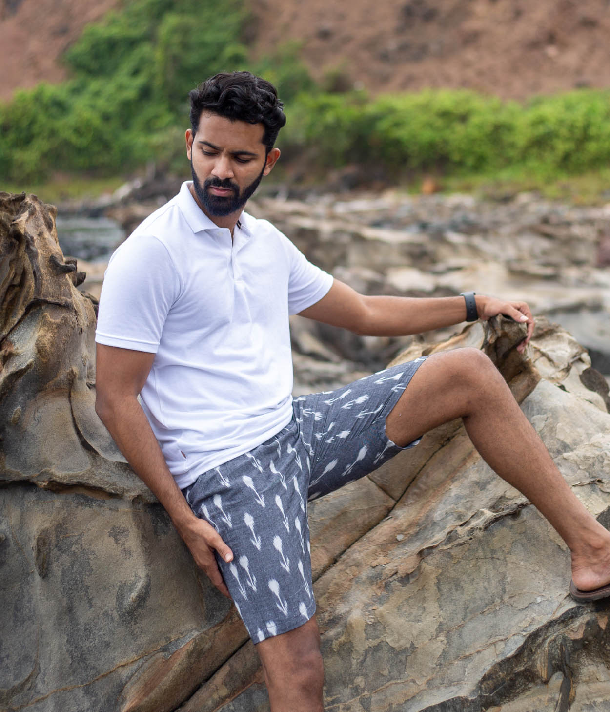 Grey-White Arrows Ikat Mens Shorts