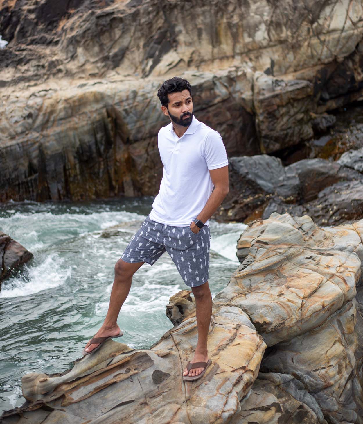 Grey-White Arrows Ikat Mens Shorts