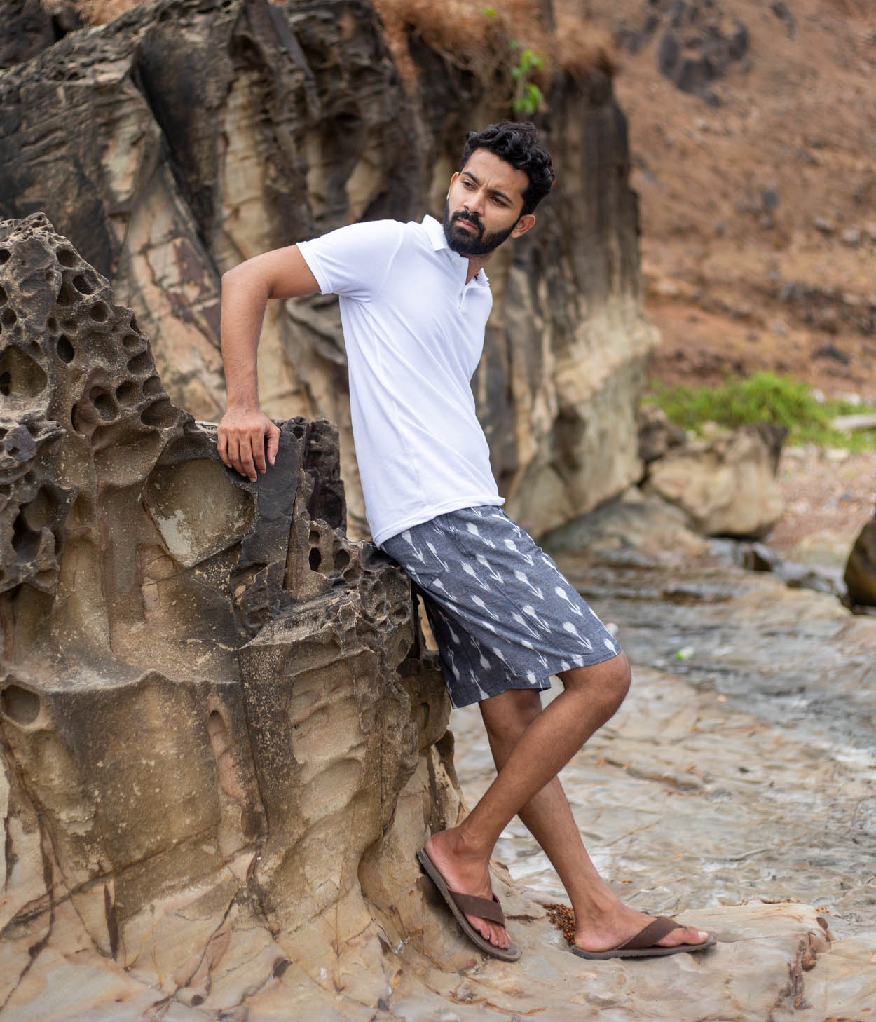 Grey-White Arrows Ikat Mens Shorts