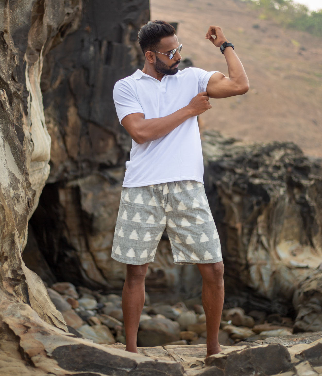 Grey-White Triangles Ikat Mens Shorts