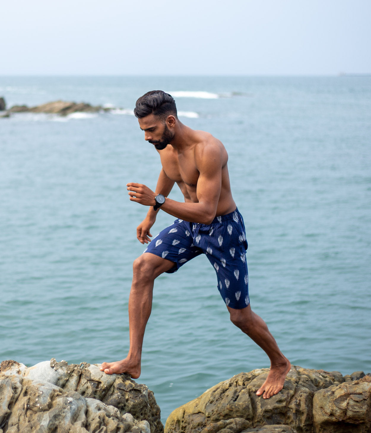 Navy Arrowhead Patterned Ikat Mens Shorts